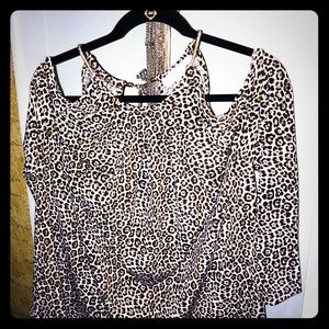 BNWT XL Michael Kors cold shoulder w/jewelry